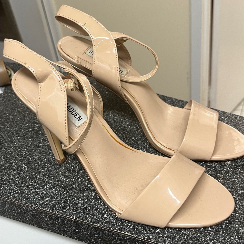 Steve Madden Heels .. sz 8.5